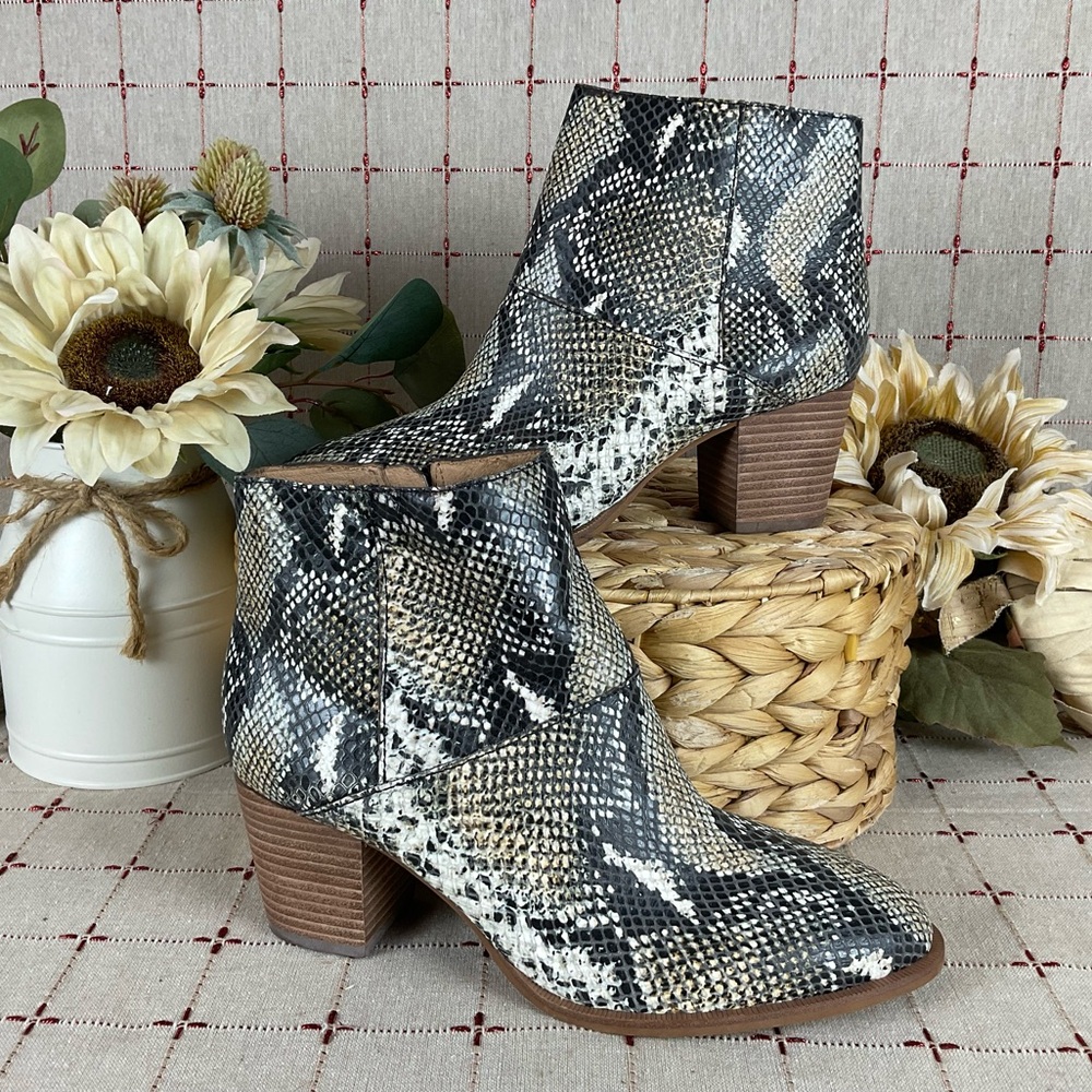 Madewell “The Rosie” Ankle Boot in Snake Embossed Leather MA435 Size 8 Bootie